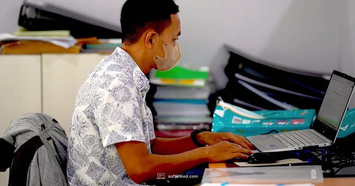 Software vs Tech Software vs Tech - SoftLinked