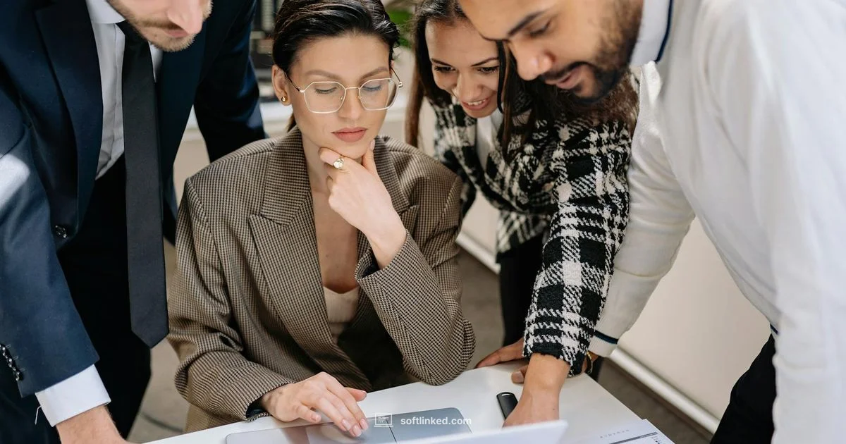 Salesforce CRM Essentials Salesforce CRM Essentials - SoftLinked