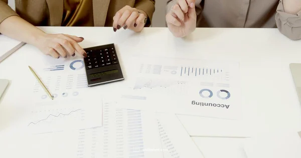 Sage vs QuickBooks - SoftLinked